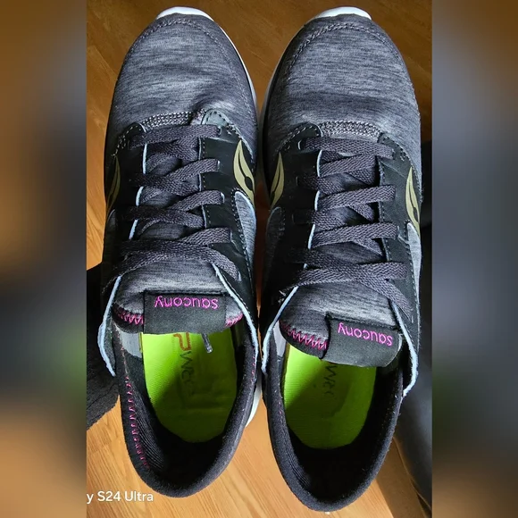 Sz 9 Women's SAUCONY KINETA RELAY Grey Running Shoes - Picture 6 of 8